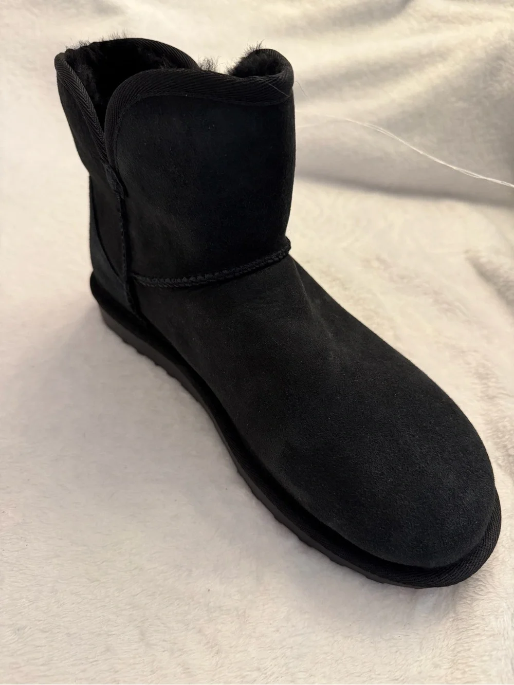 Kirkland Signature Black Short Shearling scalloped edge Boots women’s size 9